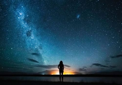 Em 1950, o ganhador do Prêmio Nobel de Física, Enrico Fermi, levantou uma questão importante: “Onde estão todos eles?”. Ele se referia aos extraterrestres que, estatisticamente falando, deveriam existir no universo. Até hoje, não há resposta. (Imagem de arquivo) © imago/United Archives International